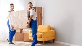 How to Move Heavy Furniture Without Damaging Your Home фото